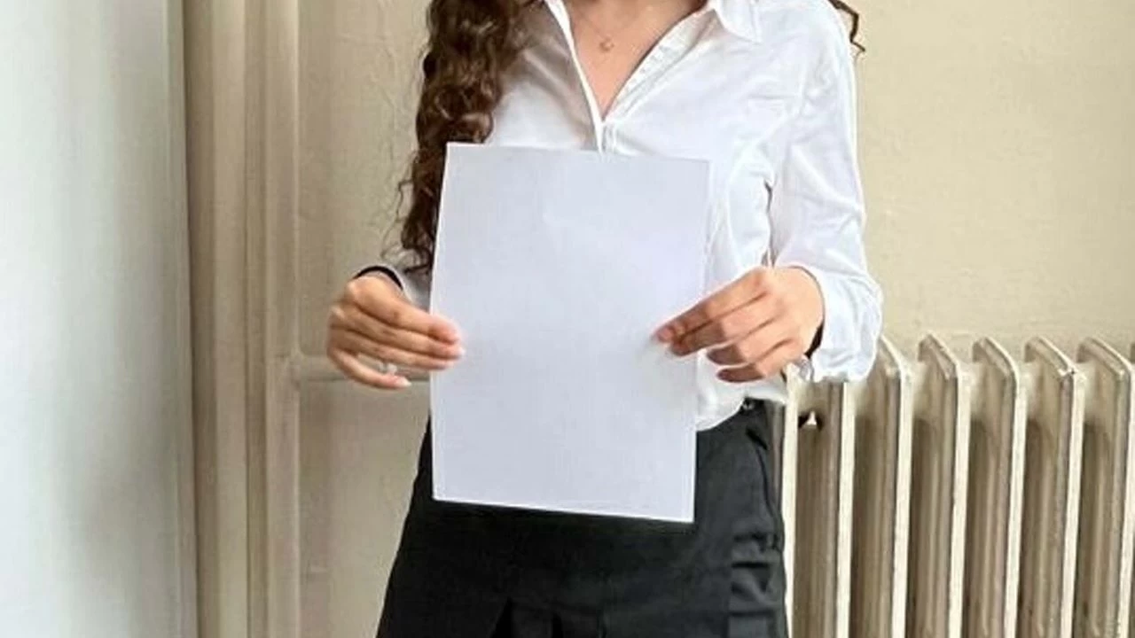 A4 bel �l��s�, sosyal medyan�n tehlikeli beden oyunu