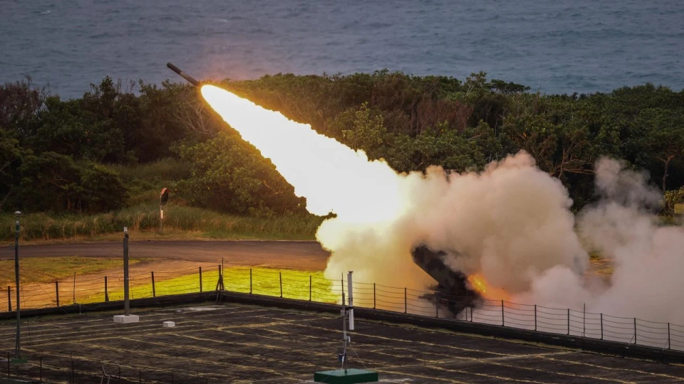 ABD, Tayvan'a 10 milyar dolar�n �zerinde silah satacak