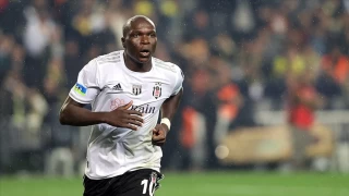Aboubakarn uzak diyarlardan isteyeni kt