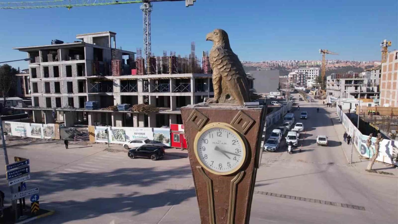 Adıyaman saat kulesi 2 yıldır 04.17'yi gösteriyor