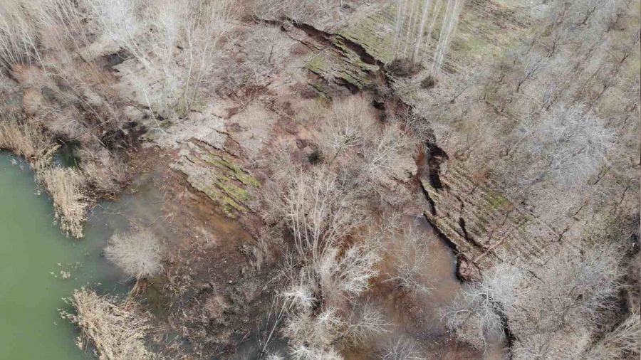 Ad�yaman'da binlerce ton toprak kayd�