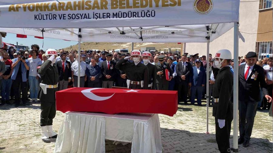 Afyonkarahisar kahramanını uğurladı