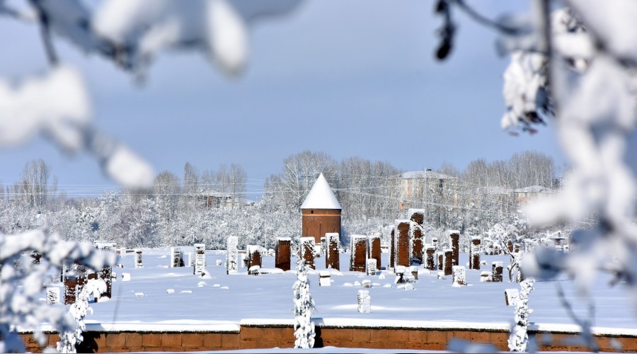 Ahlat�ta muhte�em kar manzaralar�