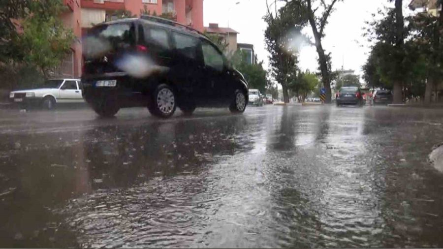 Aksaray'da ya�mur etkili oldu