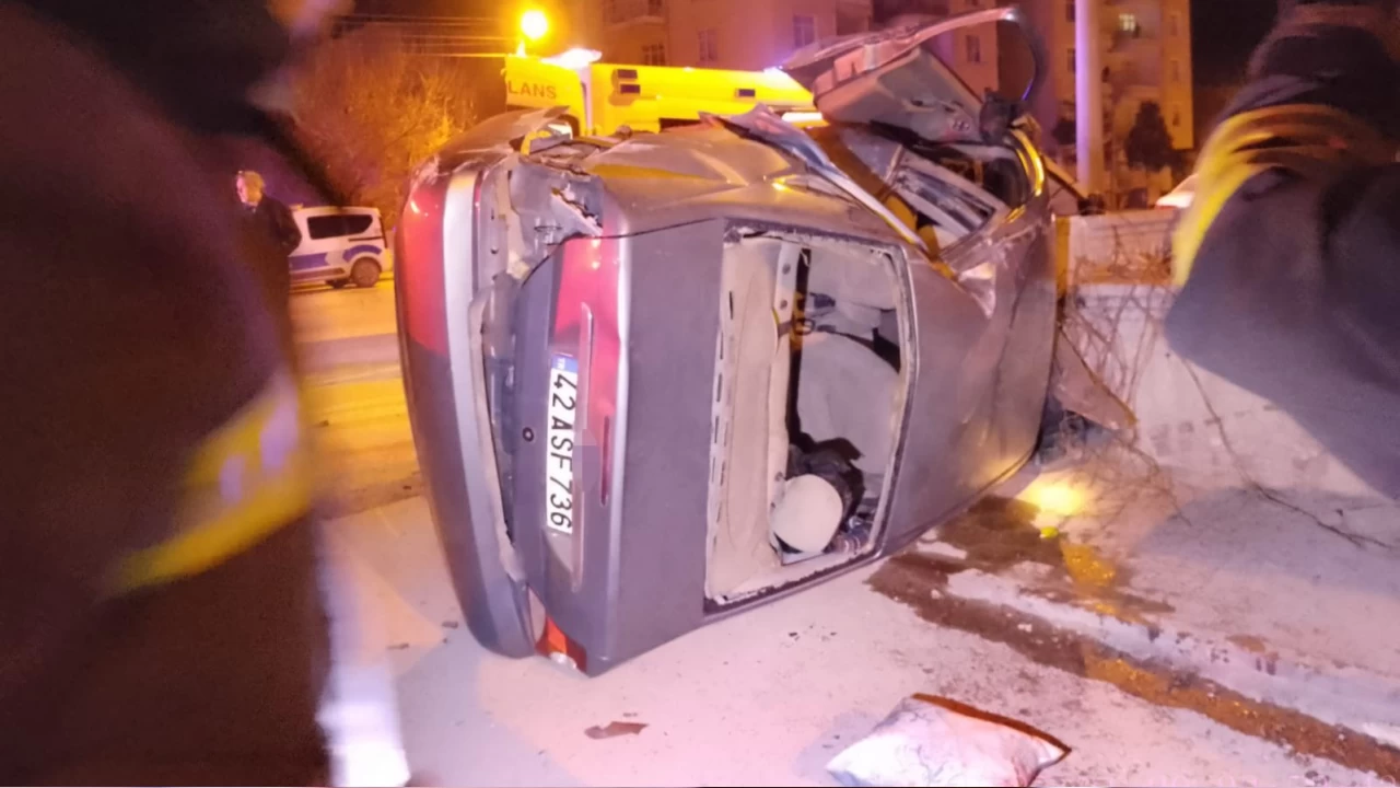 Akşehir'de otomobil takla attı: 1'i ağır 5 yaralı