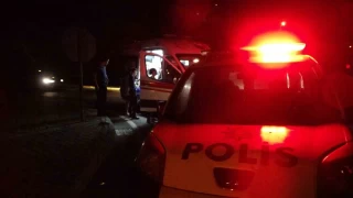 Alanya'da 'dur' ihtarına uymayan 16 yaşındaki genç polise çarptı