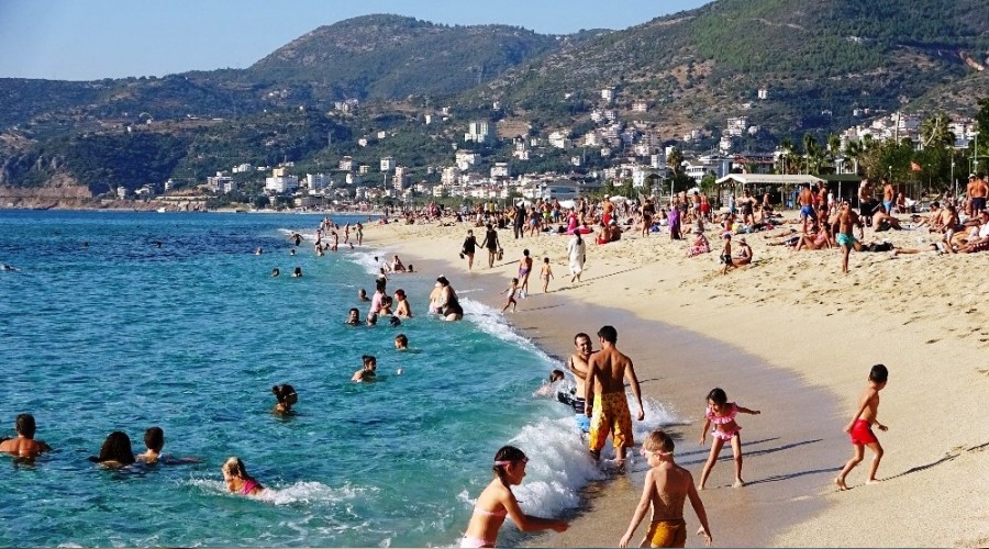 Alanya'da sahiller t�kl�m t�kl�m