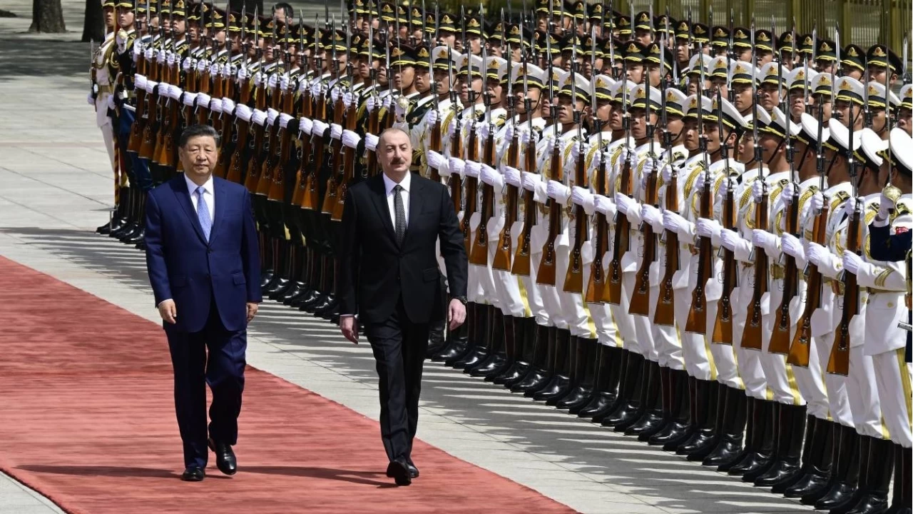 Aliyev, Pekin'de Jinping ile bir araya geldi
