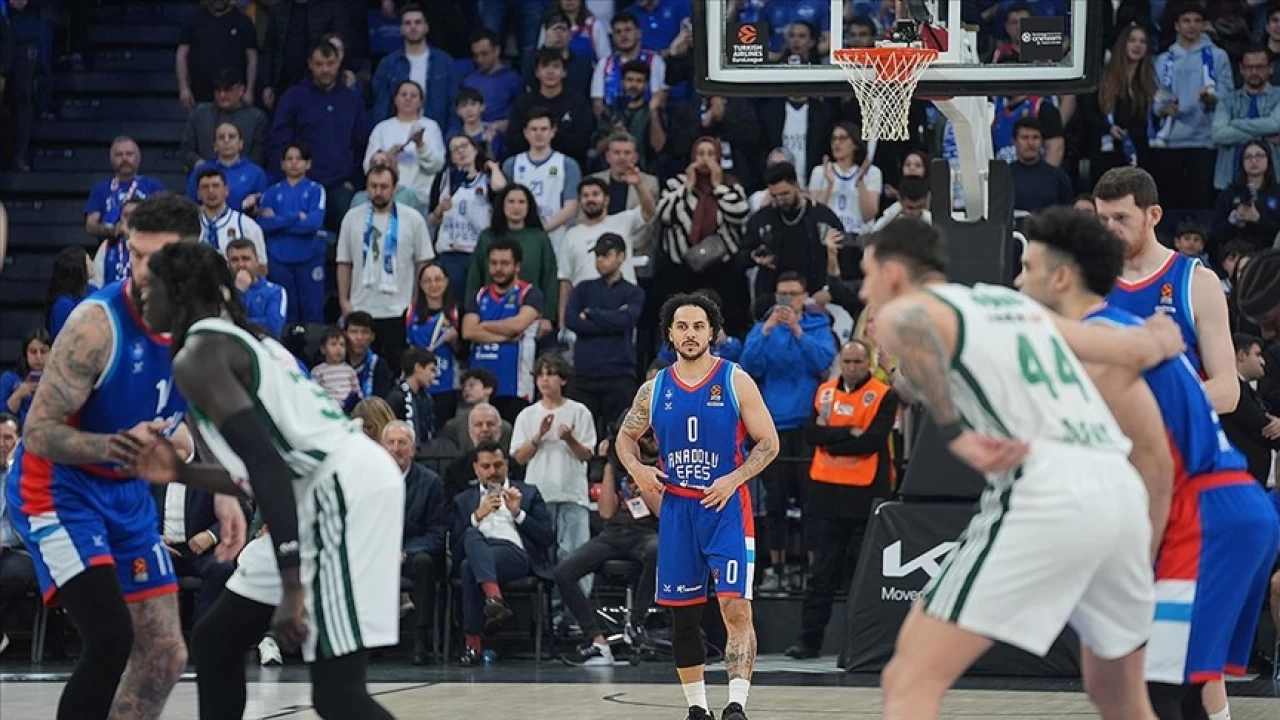 Anadolu Efes, sahasında Panathinaikos’a yenildi