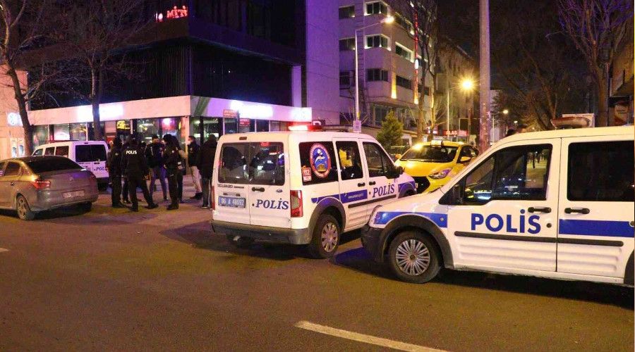 Ankara'da 300 polisle e�lence mekanlar�na denetim