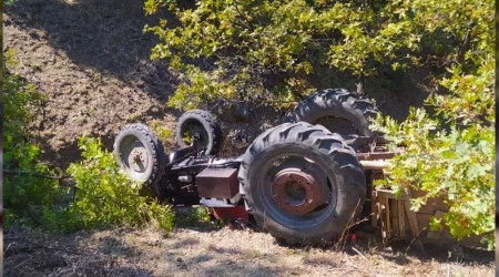 Ankara'da traktr devrildi: 1 l