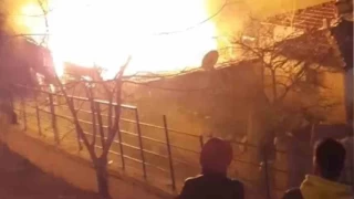 Ankara'da yanan gecekonduda peş peşe patlamalar korkuttu