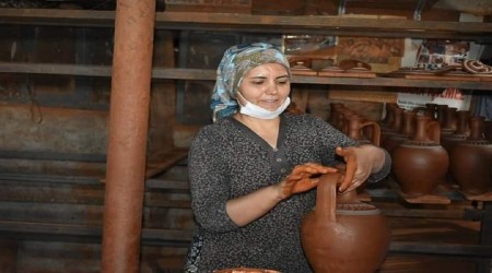 Anne-kız çalışıp üniversiteli oldular