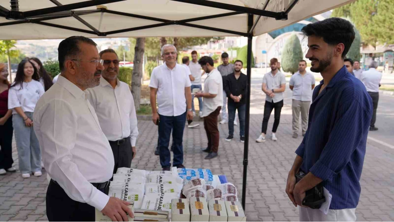 Anneler çocuklarıyla aynı üniversitede okuyacak