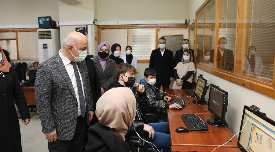 Anneler hem �ocuklar birlikte ��reniyor