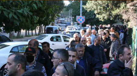 Antalya'da EYT kuyruğunun sonu gelmedi