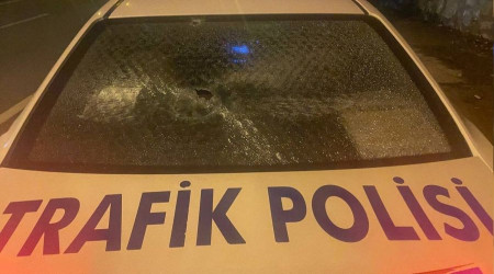 Antalya'da polis otosuna kurşun yağdırdılar