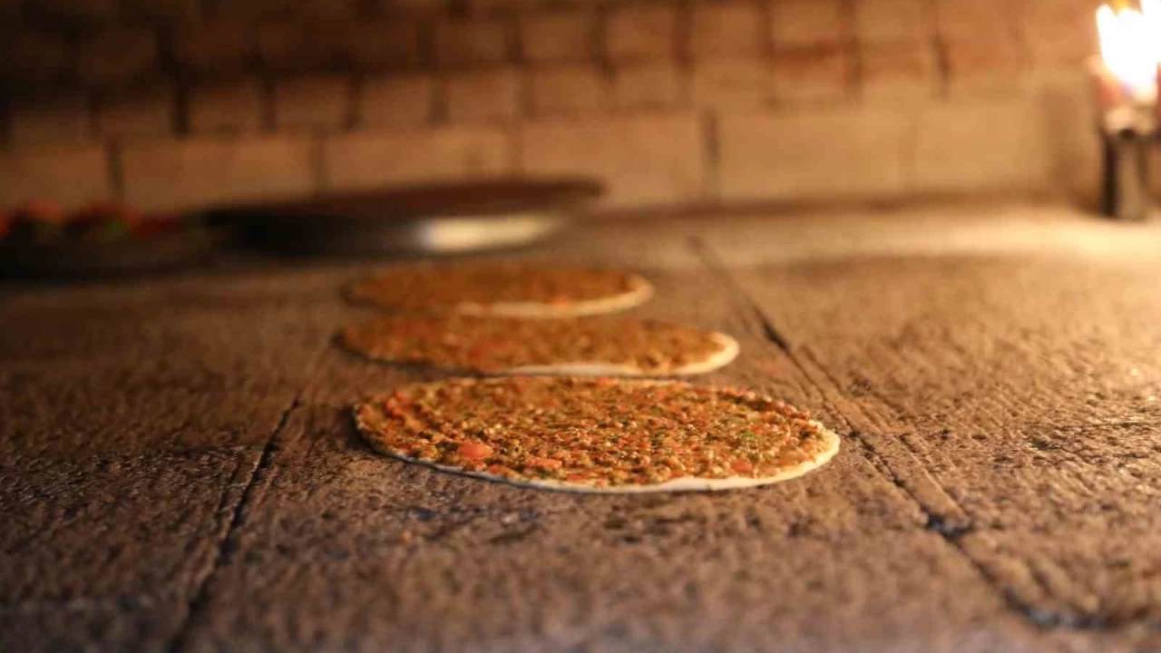 Antep lahmacunu tescilli tarifiyle piirildi