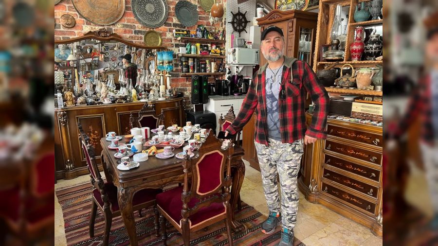 Antikacı değil adeta müze