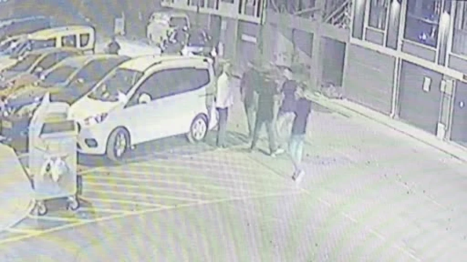 Ara� ticareti silahl� kavgaya d�nd�... O anlar kamerada