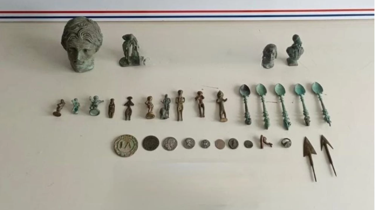 Aranan �ahs�n evinde Roma d�nemine ait tarihi eser yakaland�