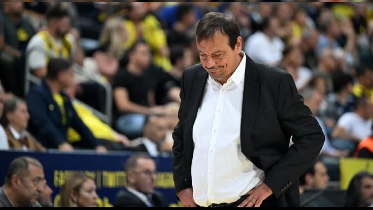 Ataman'dan �irkin pankarta tepki