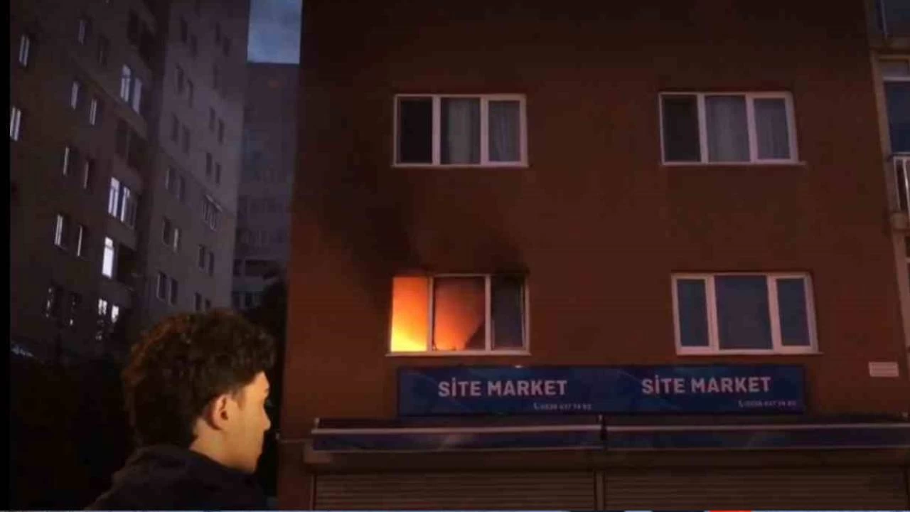 Ataşehir'de yangın paniğe neden oldu