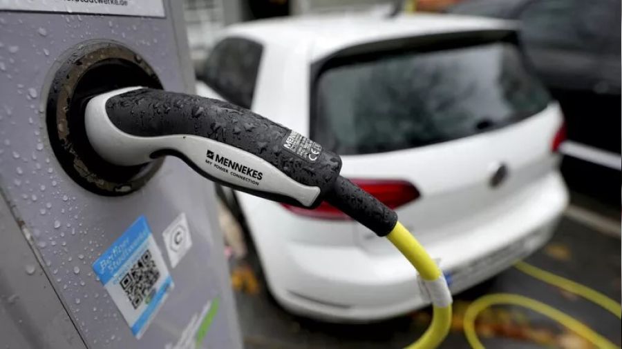 Avrupa'da elektrikli araç satışları yavaşlıyor