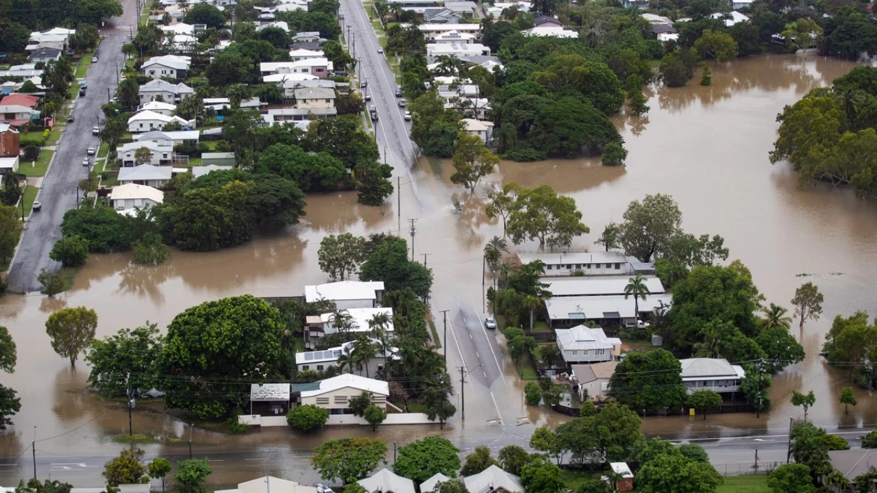 Avustralya'n�n g�neydo�usunda 'tahliye' �a�r�s�