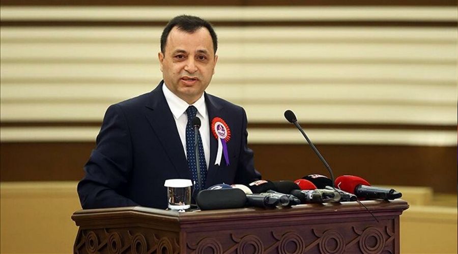 AYM Ba�kan� Arslan'dan 'c�bbe' mesaj�