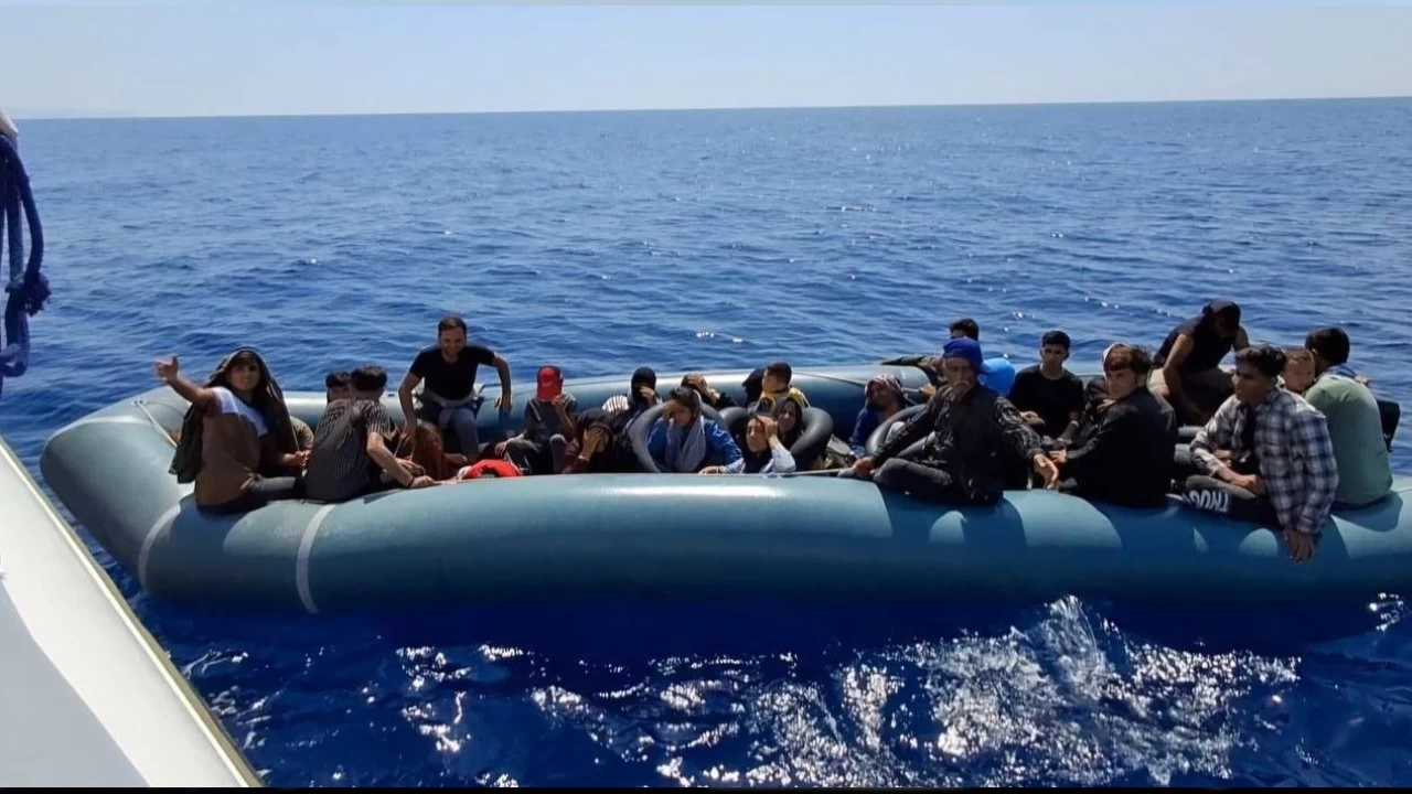 Ayvac�k a��klar�nda 27 ka�ak g��men kurtar�ld�