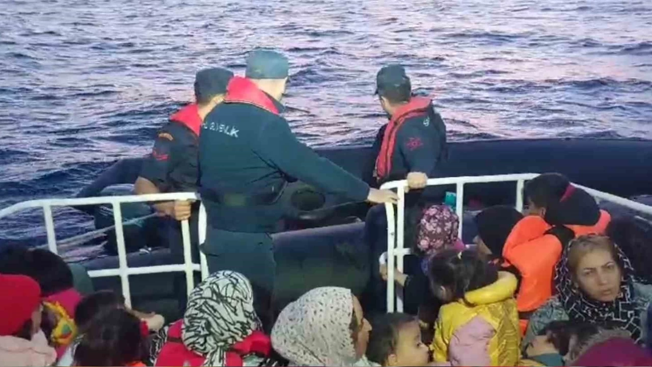 Ayvalık'ta 16 kaçak göçmen daha yakalandı