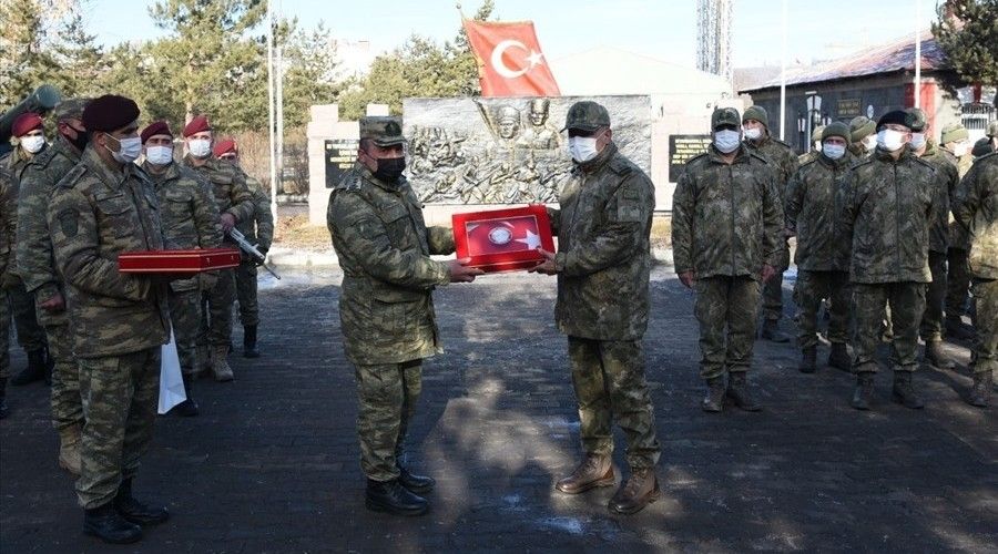 Azerbaycanl� askerler t�renle u�urland�