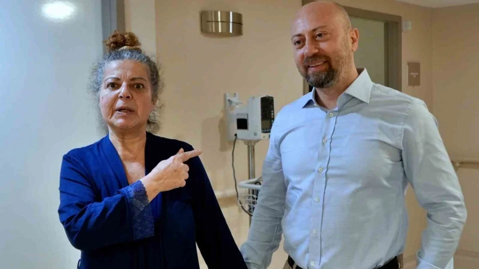 Ba��rsa�� kangrene gidiyordu, kapal� ameliyatla kurtar�ld�