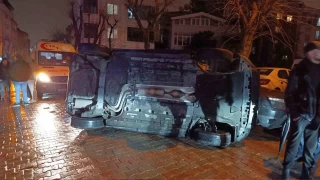 Bahçelievler'de önüne kedi çıkan sürücü iki araca çarptı