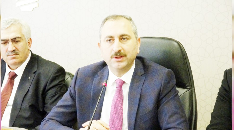 Bakan G�l'den YSK a��klamas�