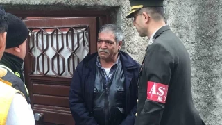 Bakışlarıyla hafızalara kazınan acılı baba hayatını kaybetti