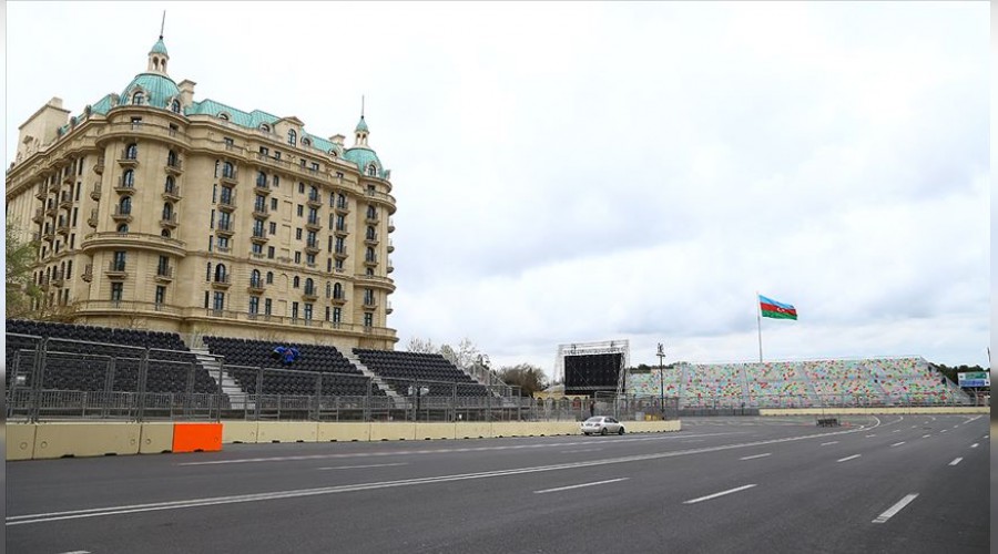 Bakü caddelerinden F1 yarışı