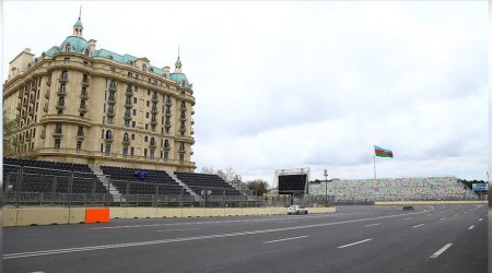 Bakü caddelerinden F1 yarışı