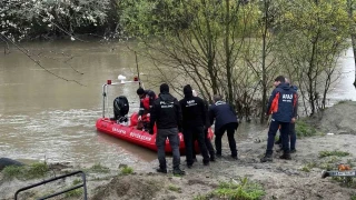 Bal��� almak istedi, ip kopunca nehre d��t� ve kayboldu