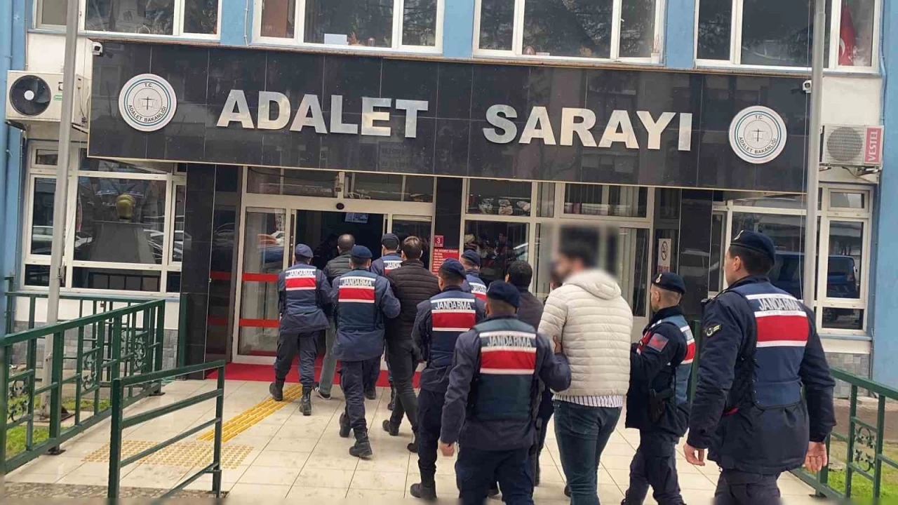 Balıkesir'de tefecilik çetesine 4 tutuklama