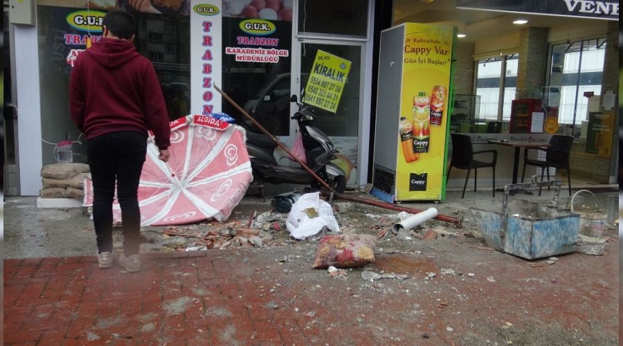 Balkondan d��en i��i a��r yaraland�