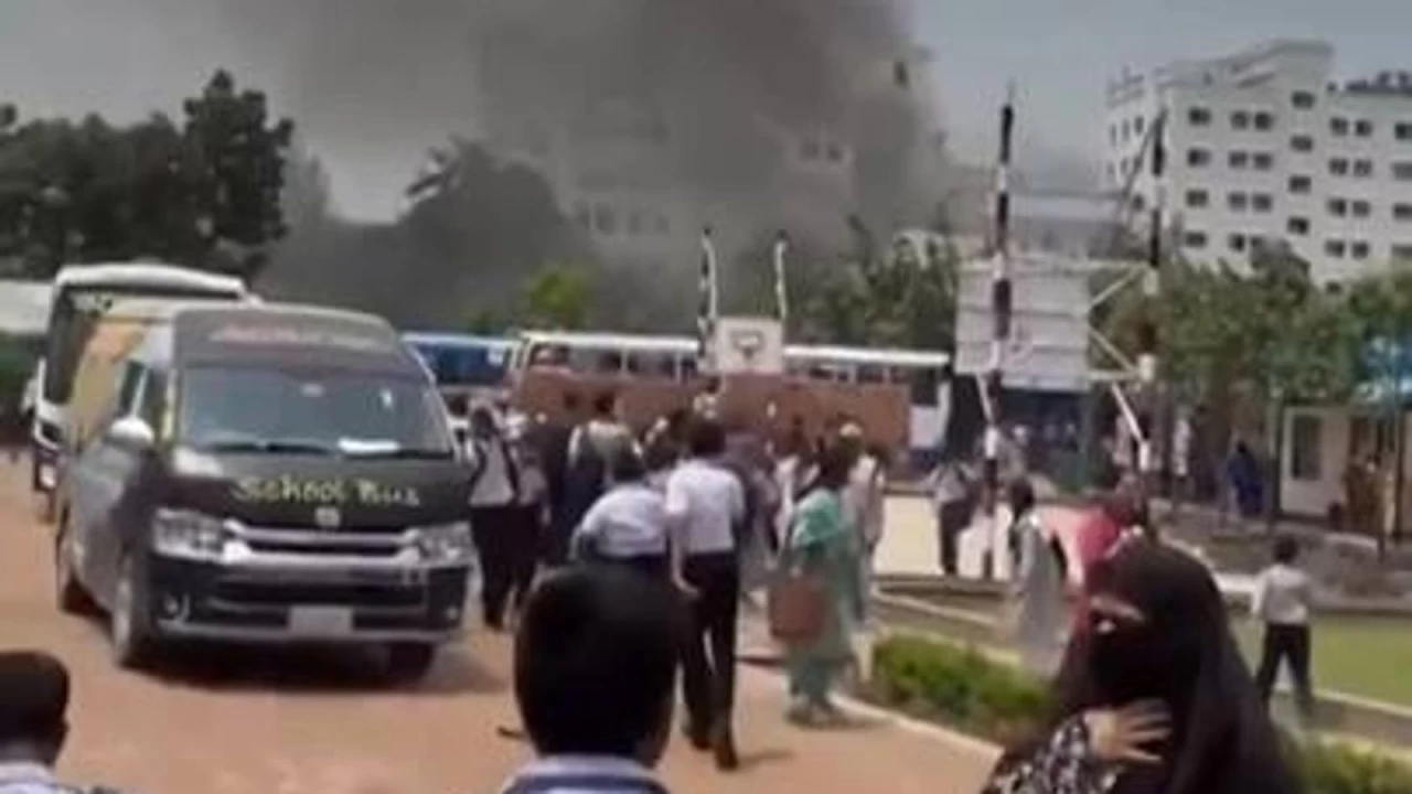 Banglade�'te e�itim u�a�� okula d��t�