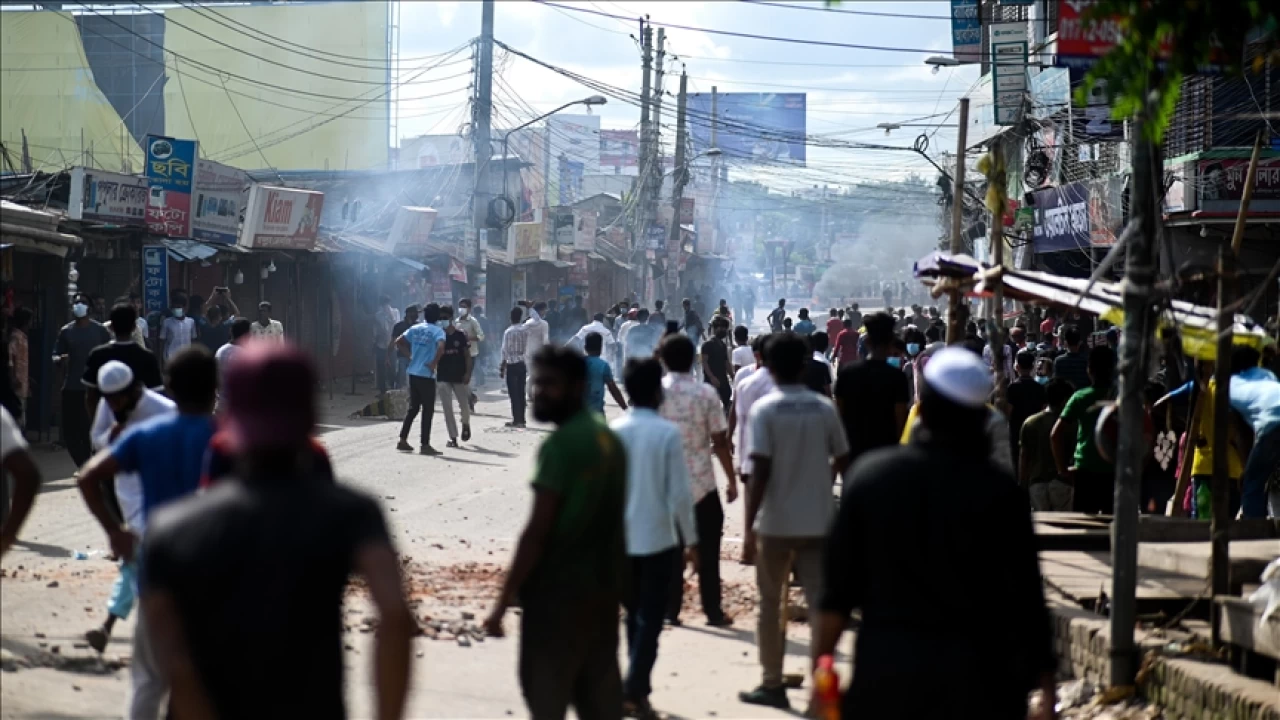 Bangladeş'te ordudan olağanüstü toplantı