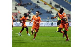 Baakehir'de Jerome Opoku, Fenerbahe manda yok