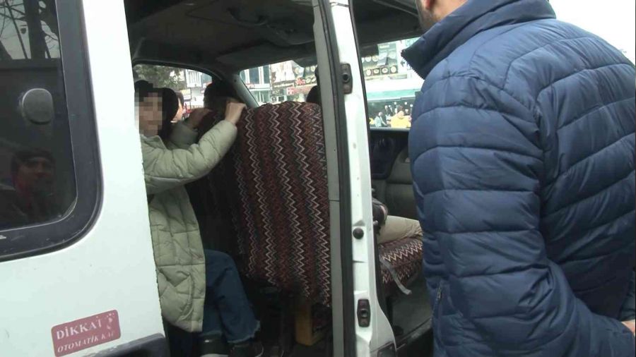 Başakşehir'de korsan öğrenci servisi yakalandı
