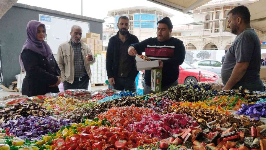 Bayram al��veri�ini son g�nlere b�rakanlar yo�unluk olu�turdu