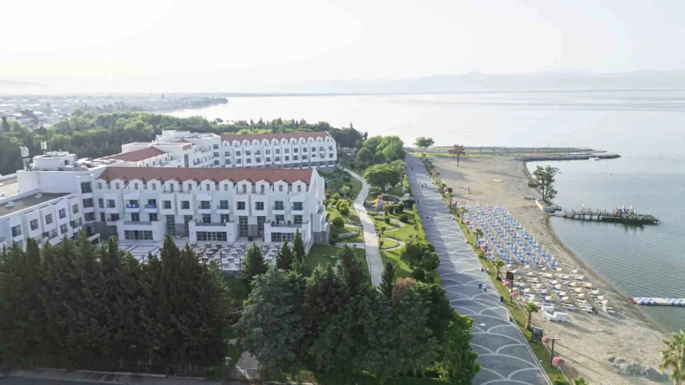 Bayramda Edremit'in otellerinde ciddi bir doluluk var