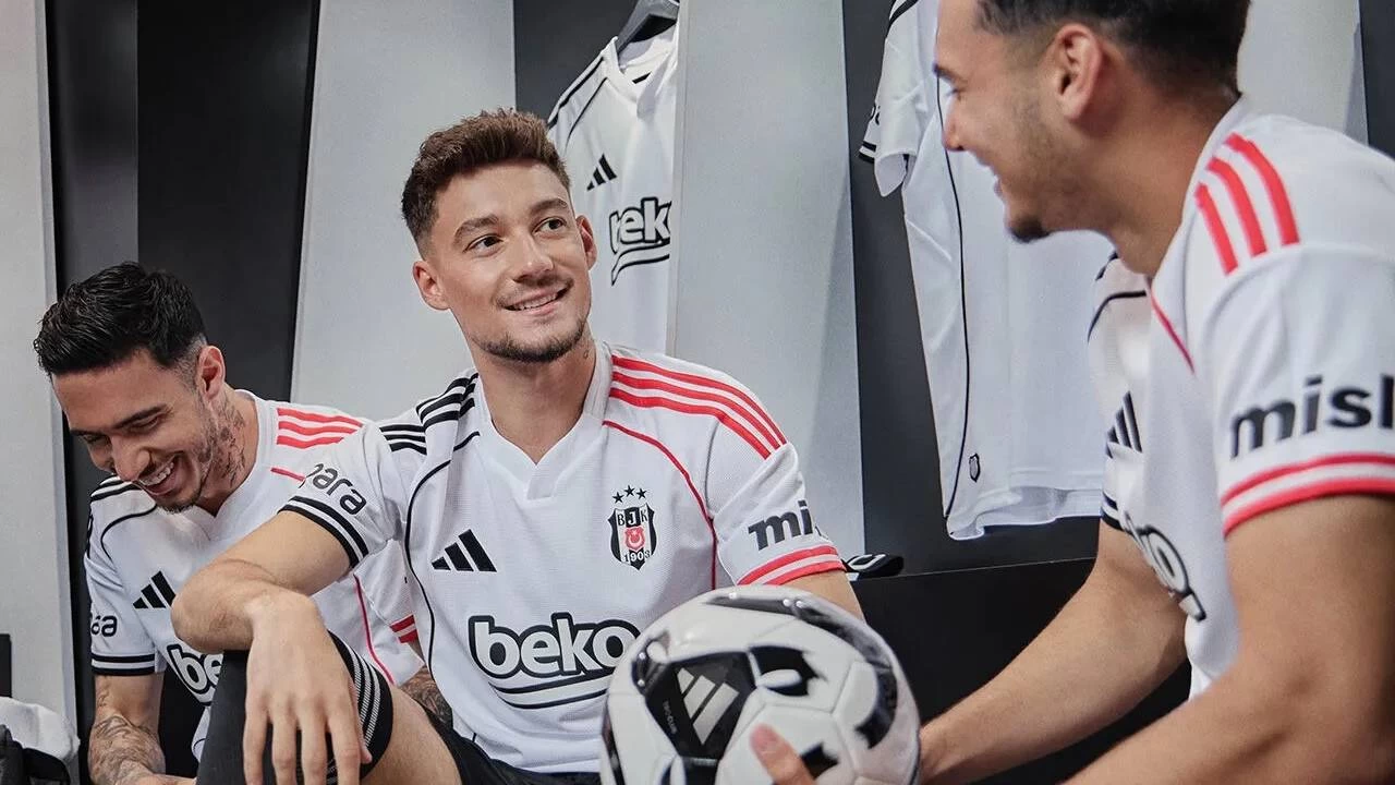 Beşiktaş'ın yeni sezon formaları satışa çıktı