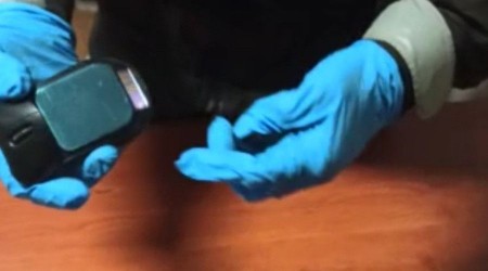 Bilgisayar hoparlöründen uyuşturucu çıktı